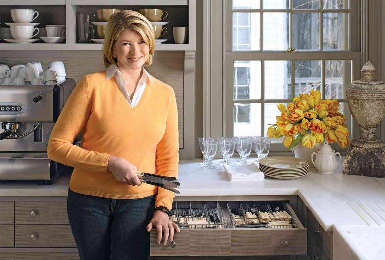 Best Ways to Organize Kitchen With Wall Hooks